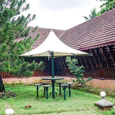 Palette - Pagoda Resorts Alappuzha Exterior foto