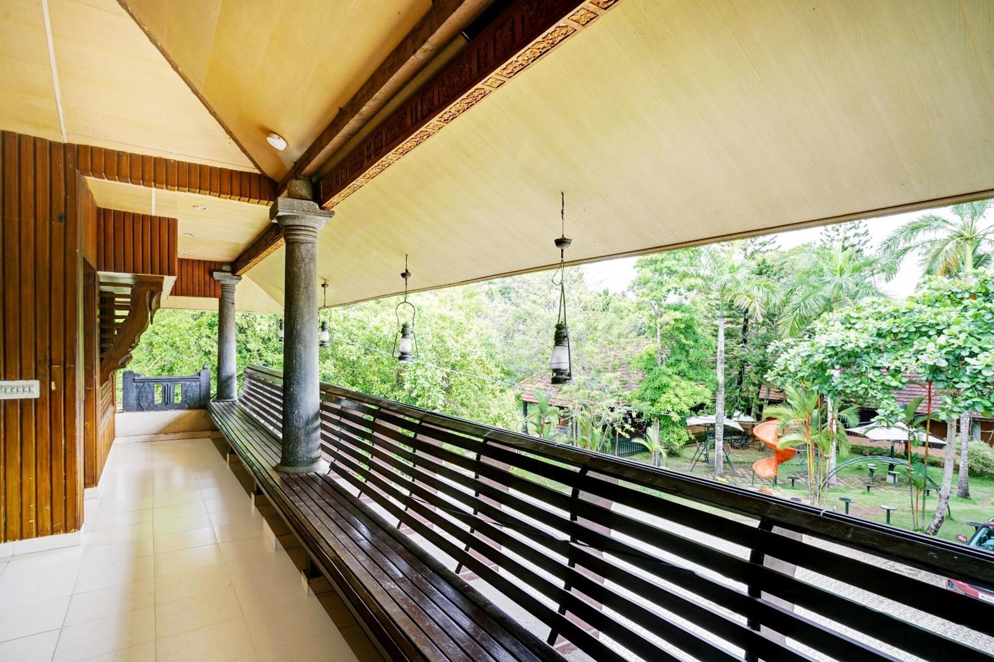 Palette - Pagoda Resorts Alappuzha Exterior foto